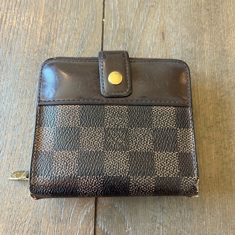 Louis Vuitton Damier ebene compact wallet